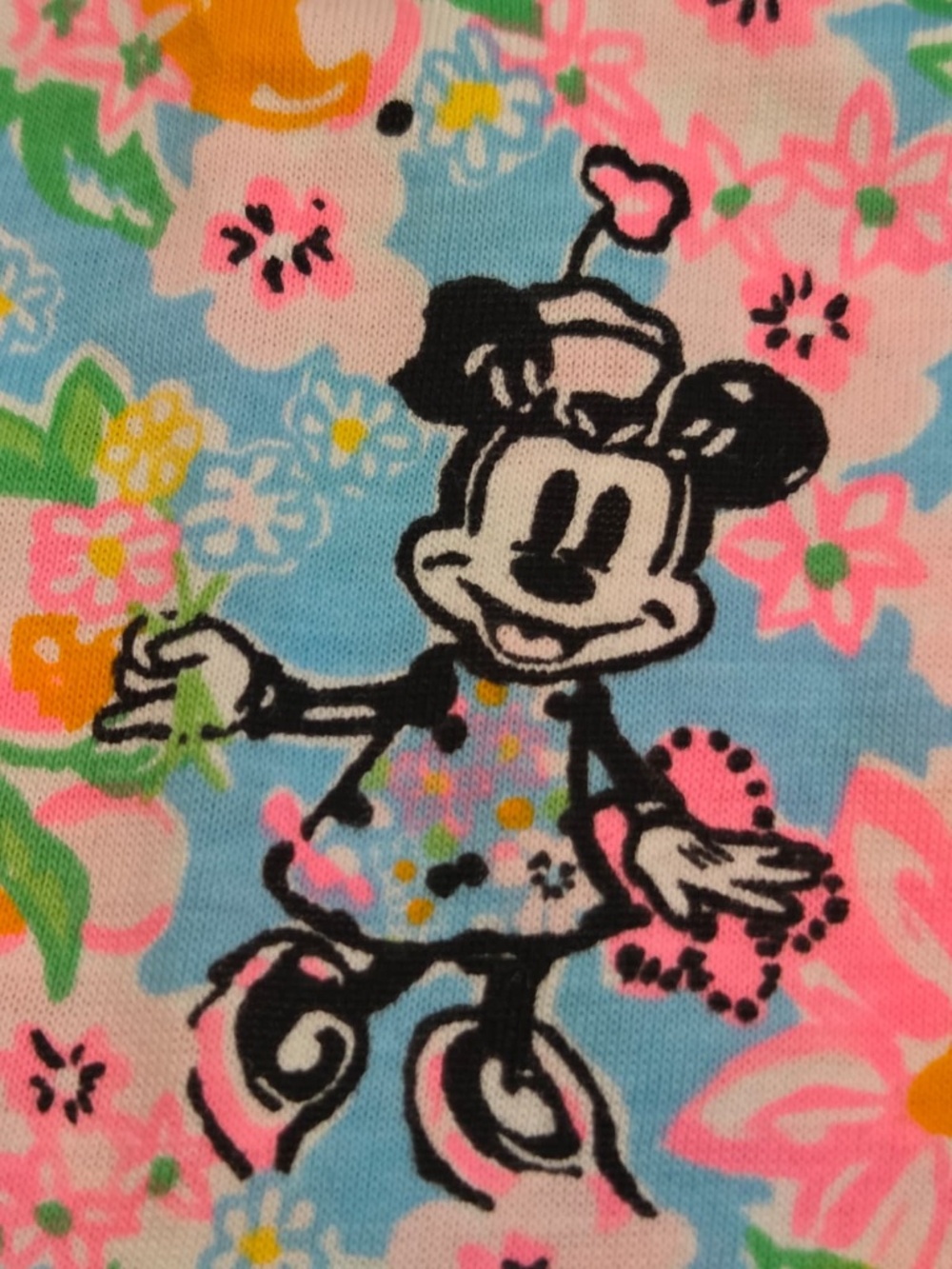 NWT Lilly Pulitzer Disney Top "Lilly Hearts Disney" - Picture 7 of 14
